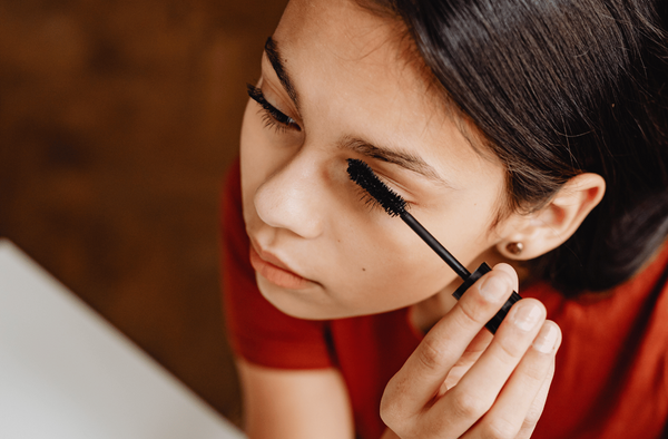 A Guide to Finding the Perfect Mascara for Short Lashes
